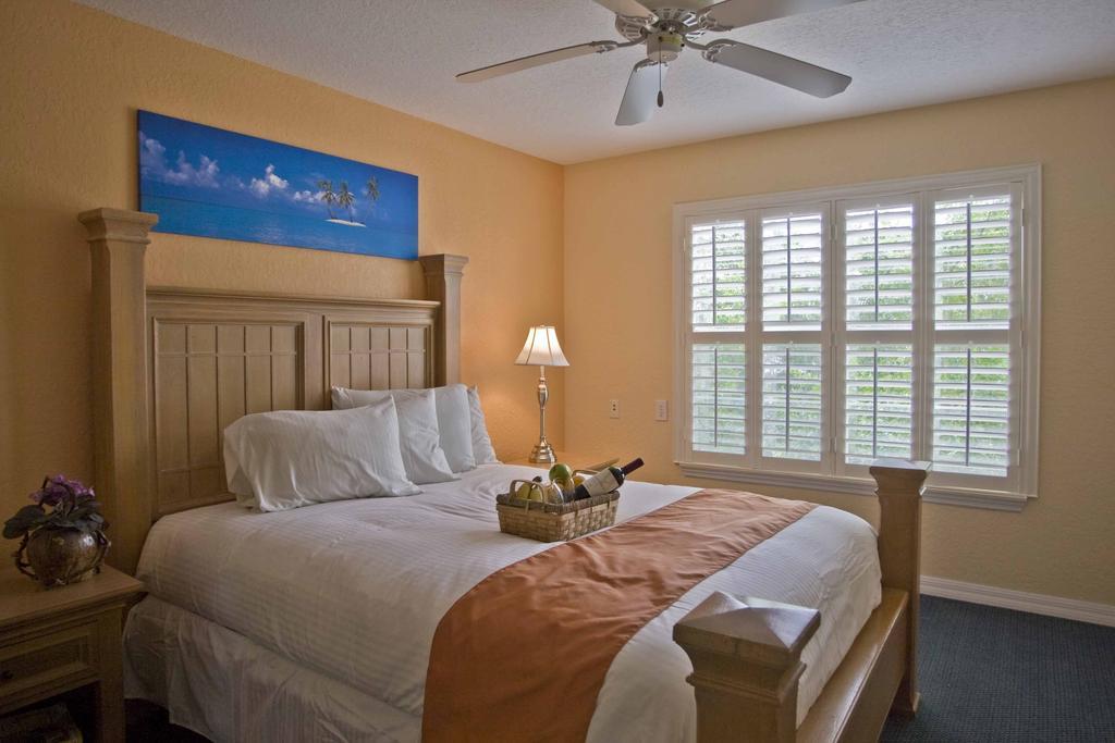 Mainsail Suites Hotel & Conference Center Tampa Room photo